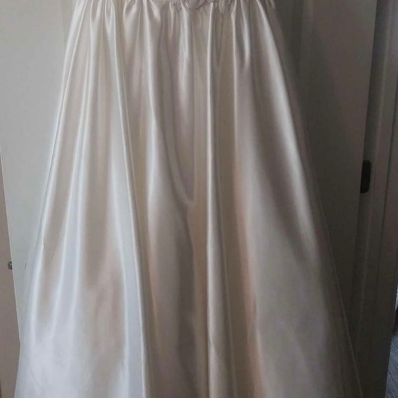 Ella Rosa Wedding Dresses SIZE 6 (2) DRESSES and SIZE 16 (2) DRESSES - Picture 5 of 5